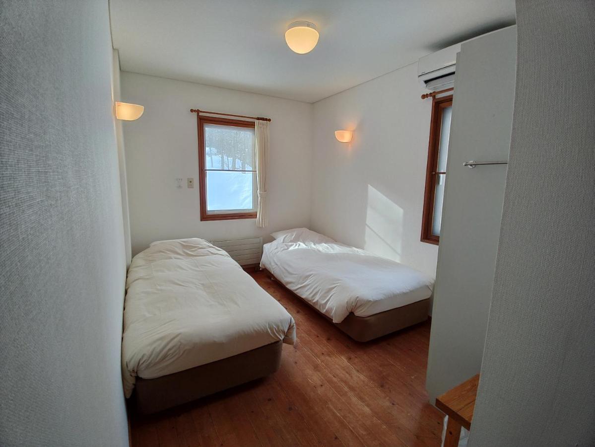 Pension Gooseberry Furano Bagian luar foto