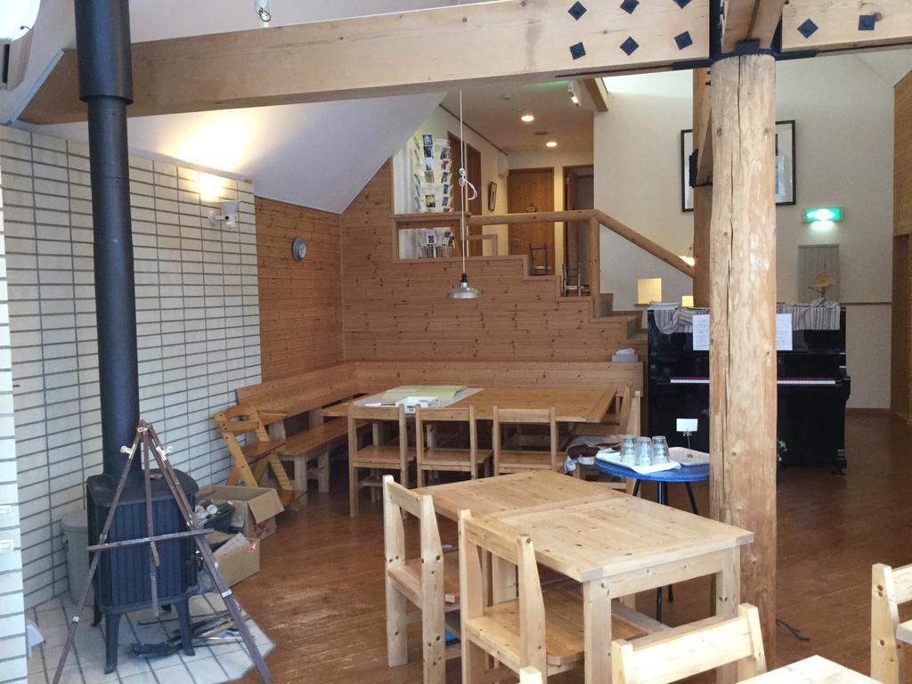 Pension Gooseberry Furano Bagian luar foto