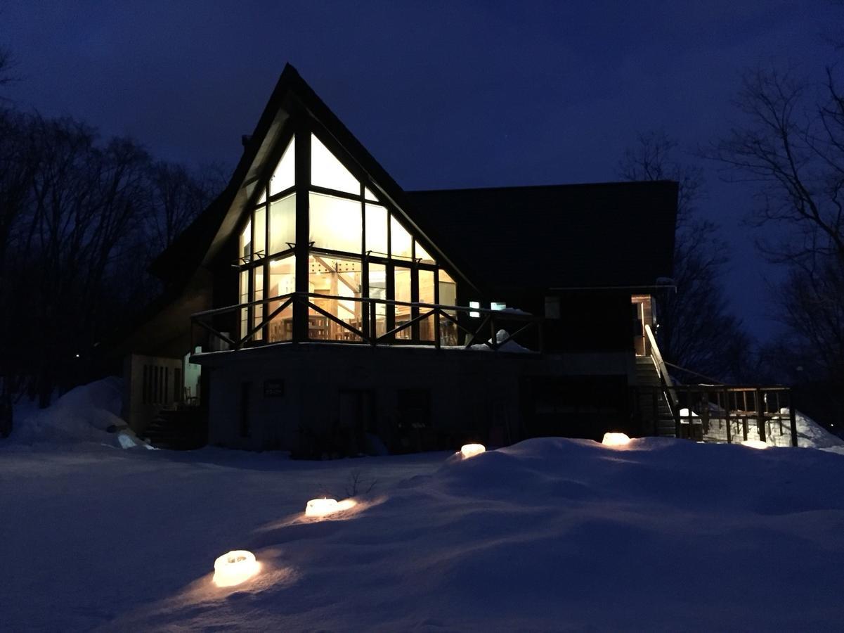 Pension Gooseberry Furano Bagian luar foto