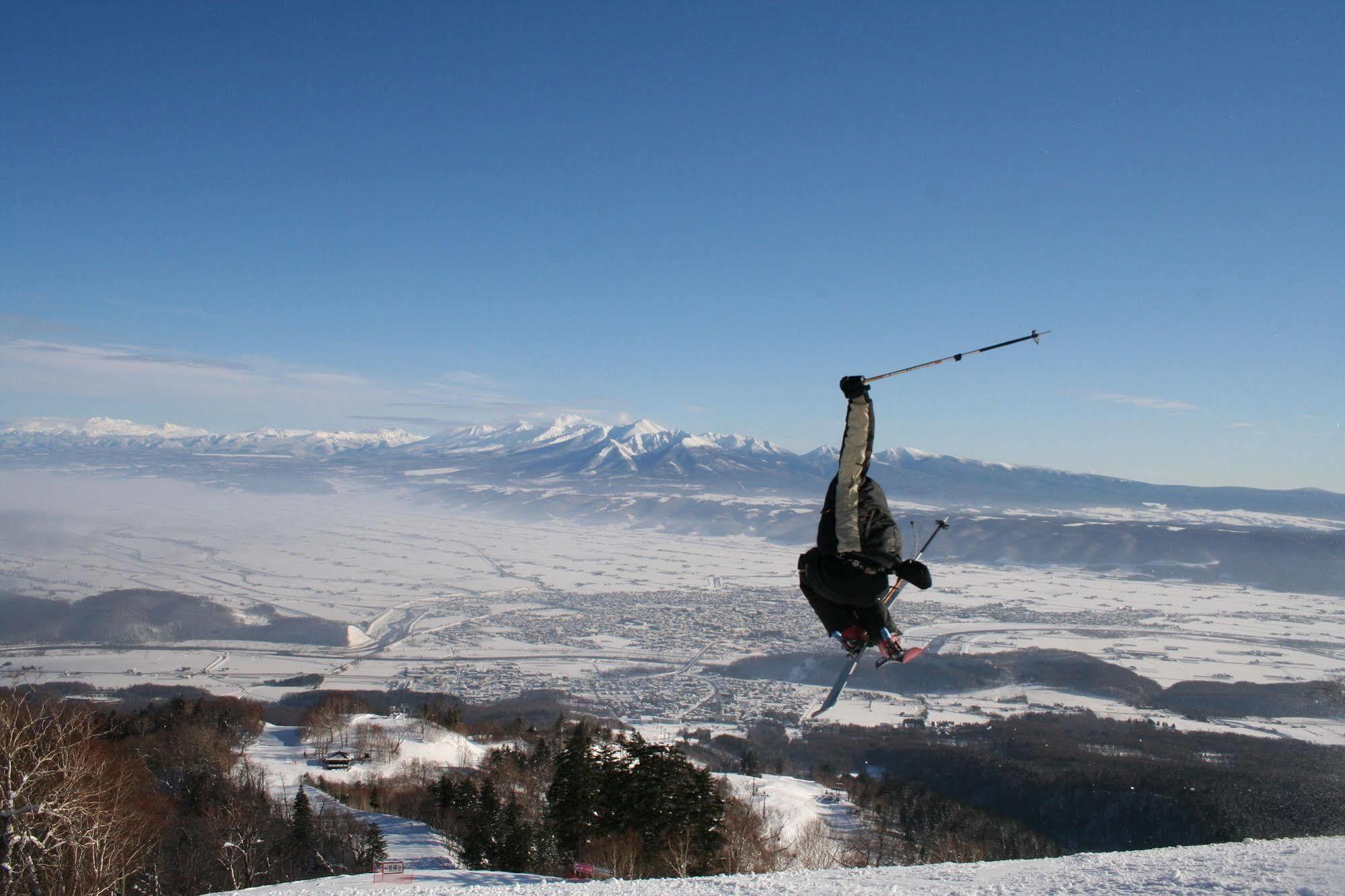 Pension Gooseberry Furano Bagian luar foto